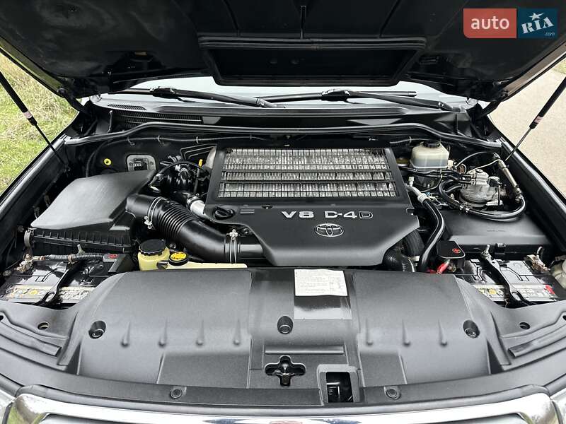 Позашляховик / Кросовер Toyota Land Cruiser 2011 в Одесі