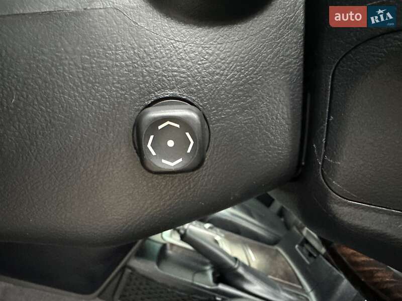 Позашляховик / Кросовер Toyota Land Cruiser 2011 в Одесі