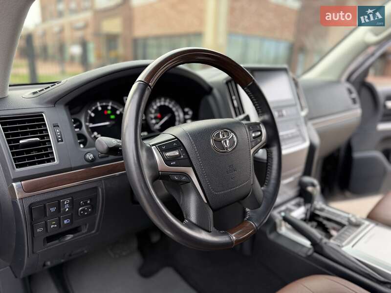 Внедорожник / Кроссовер Toyota Land Cruiser 2020 в Киеве