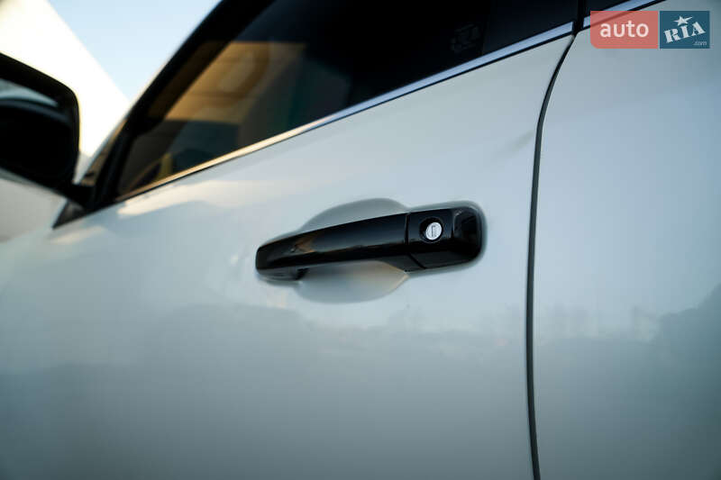 Внедорожник / Кроссовер Toyota Land Cruiser 2020 в Киеве фото 9 Внедорожник / Кроссовер Toyota Land Cruiser 2020 в Киеве