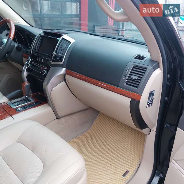 Позашляховик / Кросовер Toyota Land Cruiser 2012 в Рівному фото 17 Позашляховик / Кросовер Toyota Land Cruiser 2012 в Рівному