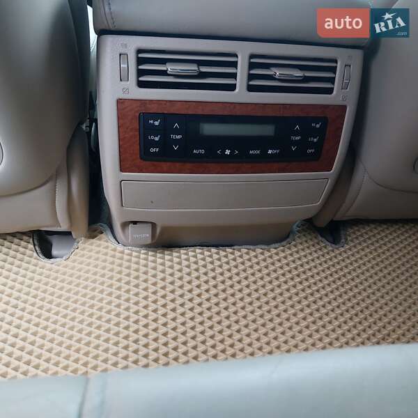 Позашляховик / Кросовер Toyota Land Cruiser 2012 в Рівному фото 60 Позашляховик / Кросовер Toyota Land Cruiser 2012 в Рівному