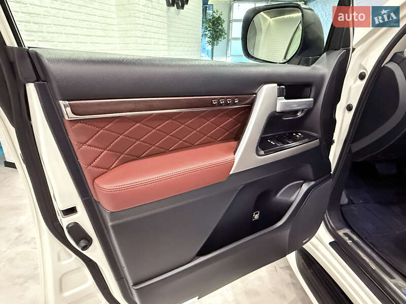 Внедорожник / Кроссовер Toyota Land Cruiser 2017 в Одессе