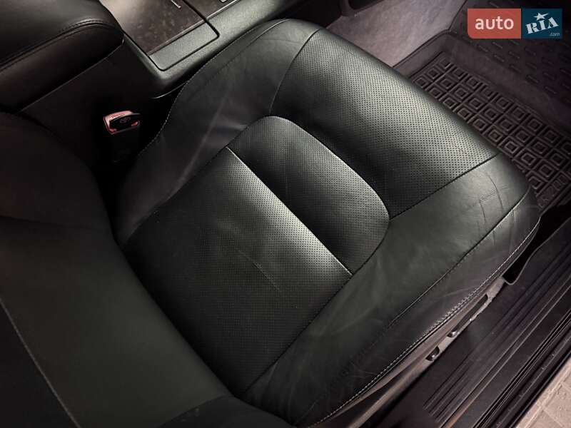 Внедорожник / Кроссовер Toyota Land Cruiser 2013 в Киеве