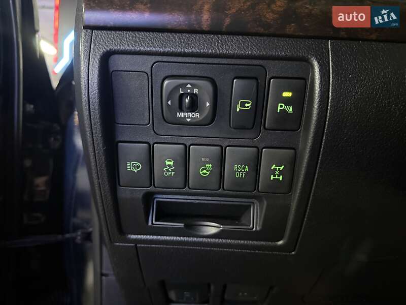 Внедорожник / Кроссовер Toyota Land Cruiser 2013 в Киеве