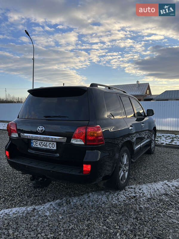 Внедорожник / Кроссовер Toyota Land Cruiser 2012 в Черновцах