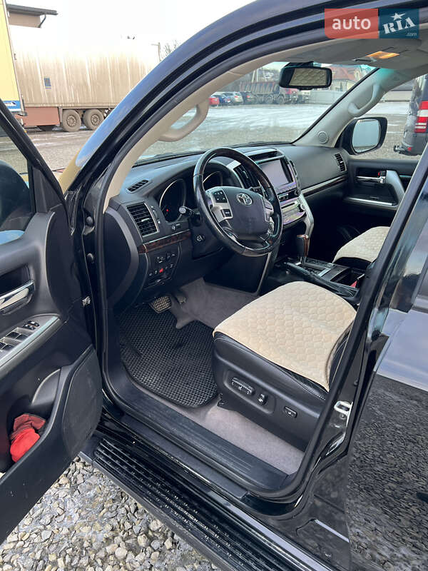 Внедорожник / Кроссовер Toyota Land Cruiser 2012 в Черновцах