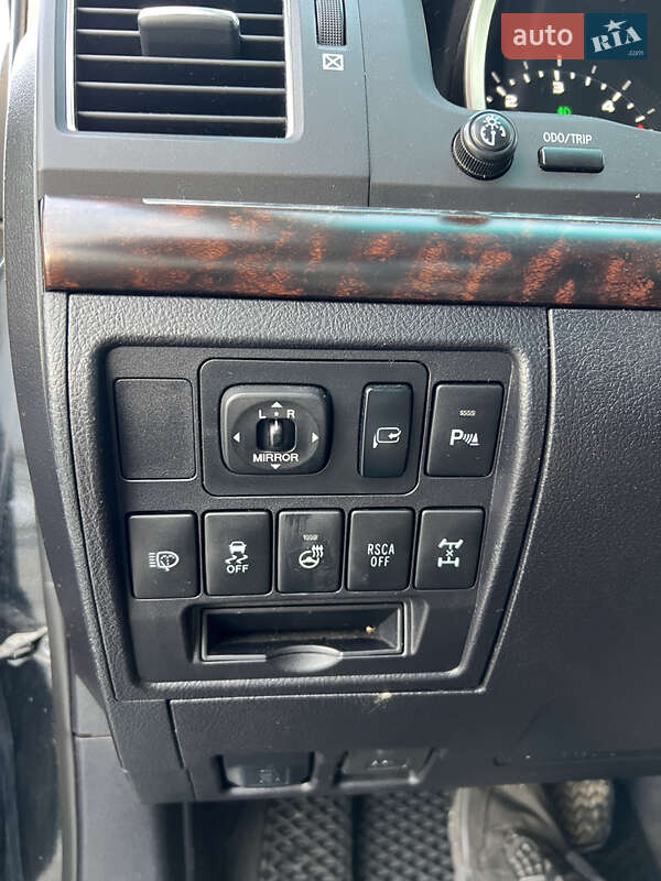 Внедорожник / Кроссовер Toyota Land Cruiser 2012 в Черновцах