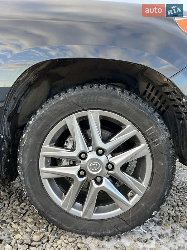 Внедорожник / Кроссовер Toyota Land Cruiser 2012 в Черновцах