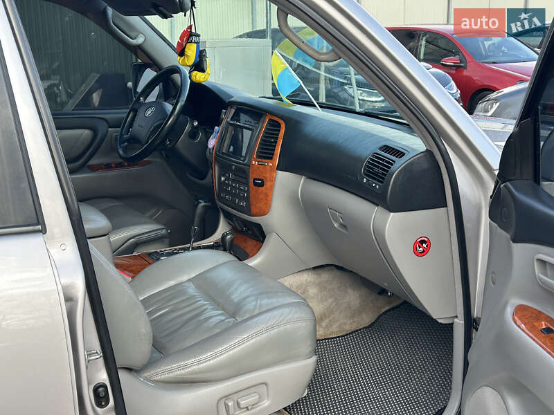 Внедорожник / Кроссовер Toyota Land Cruiser 2003 в Мукачево