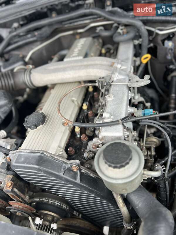 Внедорожник / Кроссовер Toyota Land Cruiser 2002 в Ужгороде