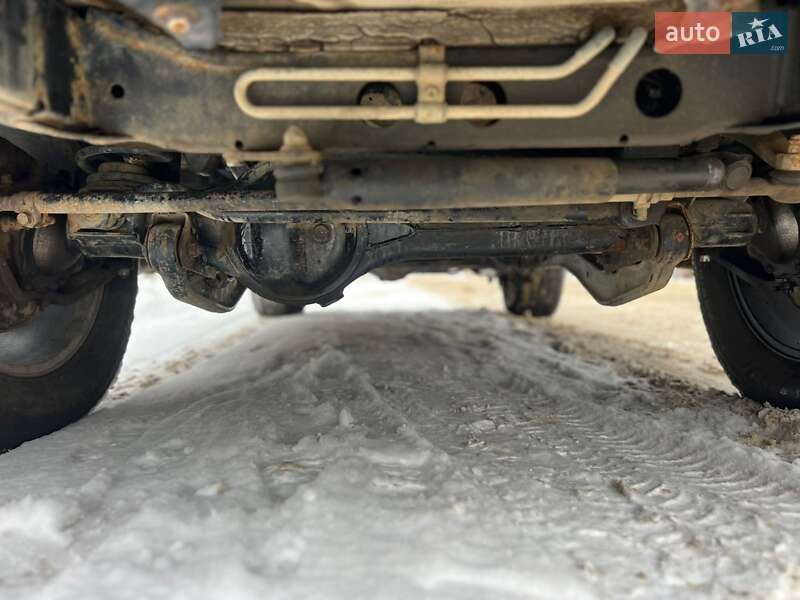 Внедорожник / Кроссовер Toyota Land Cruiser 2002 в Ужгороде