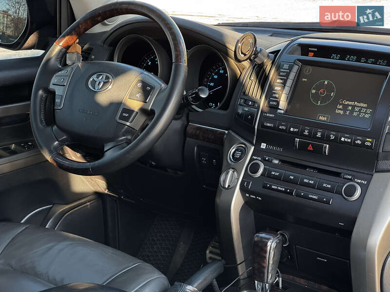 Внедорожник / Кроссовер Toyota Land Cruiser 2008 в Киеве