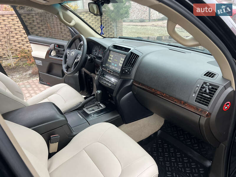 Внедорожник / Кроссовер Toyota Land Cruiser 2007 в Черновцах