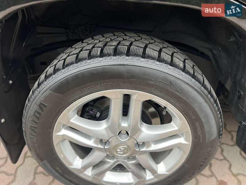 Внедорожник / Кроссовер Toyota Land Cruiser 2007 в Черновцах