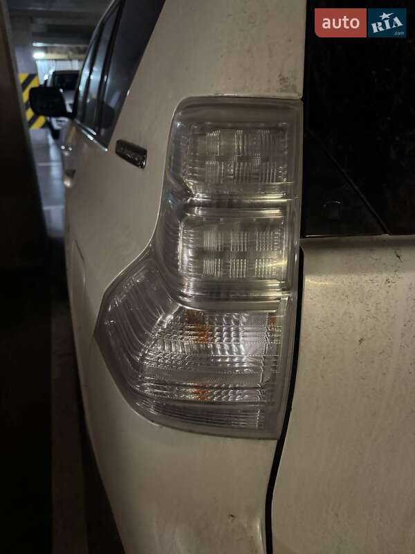 Внедорожник / Кроссовер Toyota Land Cruiser 2011 в Киеве