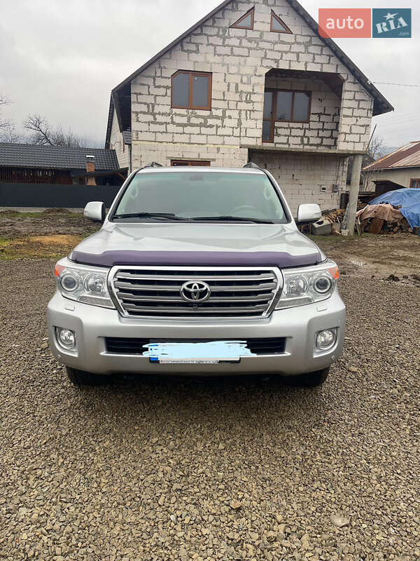 Toyota Land Cruiser 2013