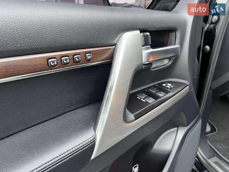 Позашляховик / Кросовер Toyota Land Cruiser 2016 в Києві фото 19 Позашляховик / Кросовер Toyota Land Cruiser 2016 в Києві