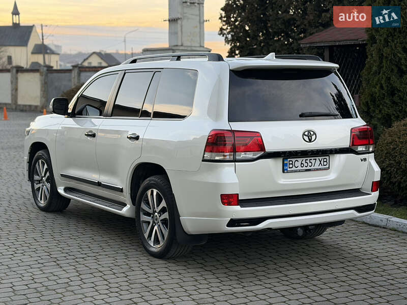 Внедорожник / Кроссовер Toyota Land Cruiser 2016 в Львове фото 34 Внедорожник / Кроссовер Toyota Land Cruiser 2016 в Львове