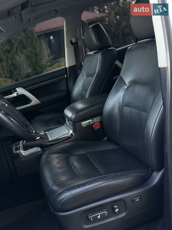 Внедорожник / Кроссовер Toyota Land Cruiser 2016 в Львове фото 43 Внедорожник / Кроссовер Toyota Land Cruiser 2016 в Львове