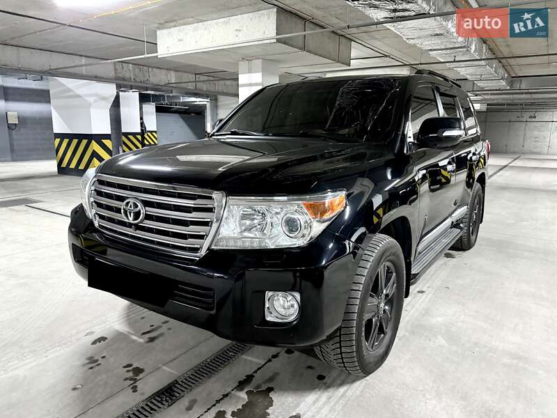 Toyota Land Cruiser 2013