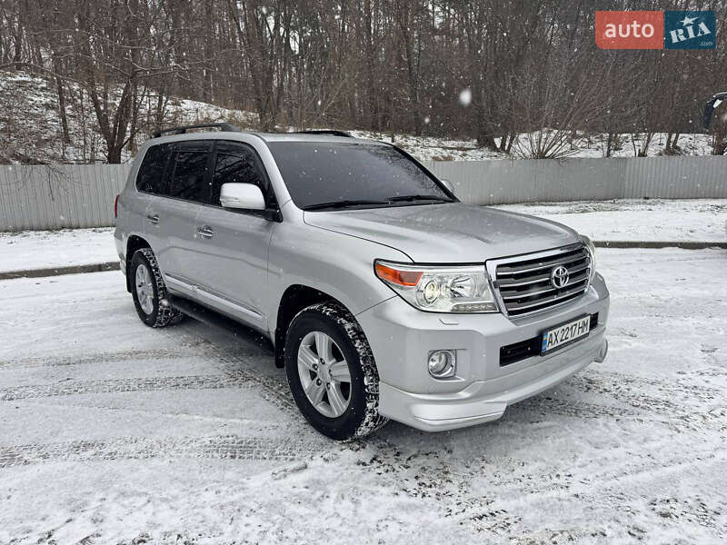 Toyota Land Cruiser 2012