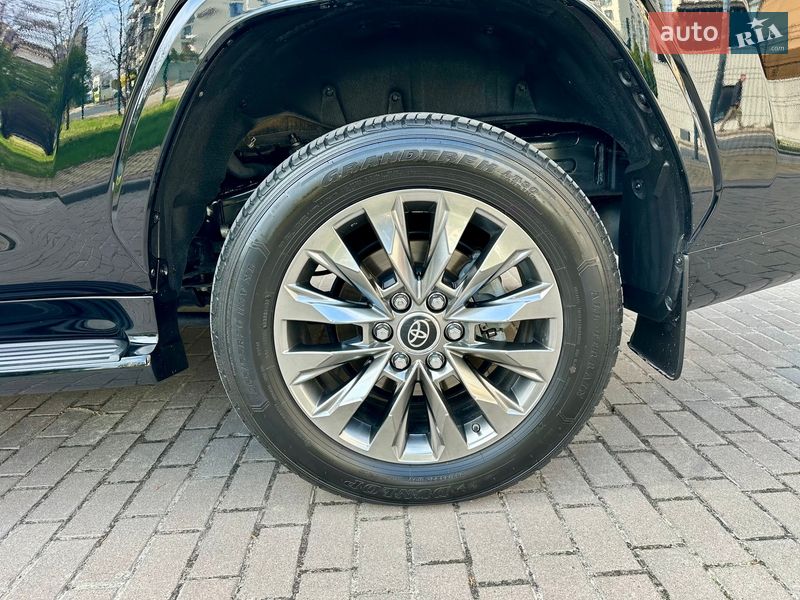 Внедорожник / Кроссовер Toyota Land Cruiser 2023 в Киеве