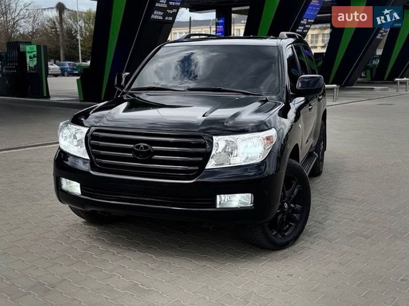 Toyota Land Cruiser 2011