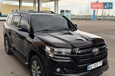 Внедорожник / Кроссовер Toyota Land Cruiser 2017 в Днепре