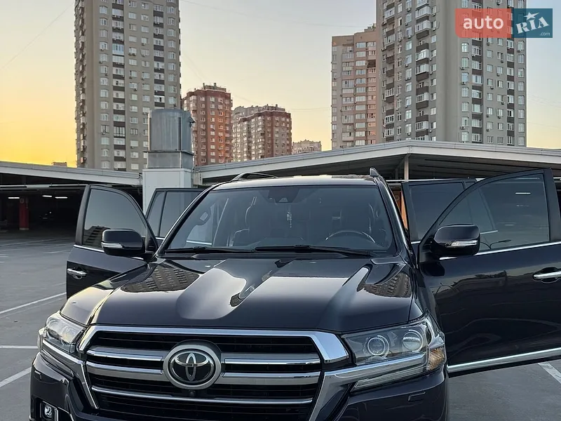 Toyota Land Cruiser