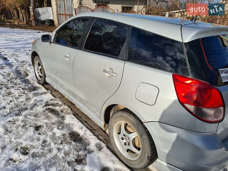 Хетчбек Toyota Matrix 2004 в Чернівцях