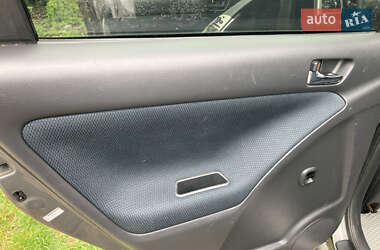Хэтчбек Toyota Matrix 2005 в 