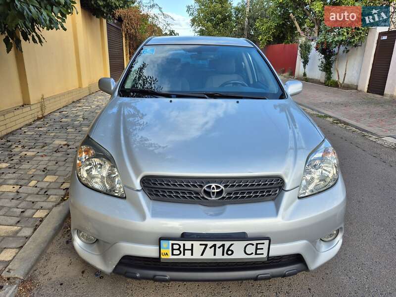 Хэтчбек Toyota Matrix 2006 в 