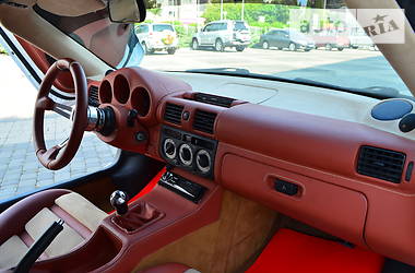 Кабриолет Toyota MR2 2000 в 