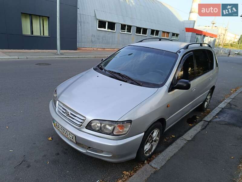 Минивэн Toyota Picnic 1999 в Киеве