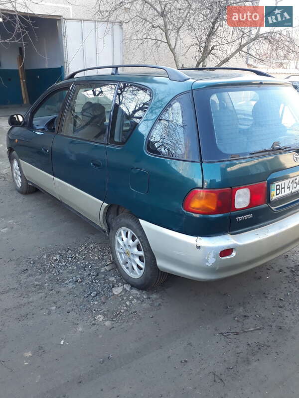 Минивэн Toyota Picnic 1997 в Белгороде-Днестровском