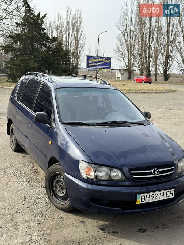 Мінівен Toyota Picnic 1999 в 