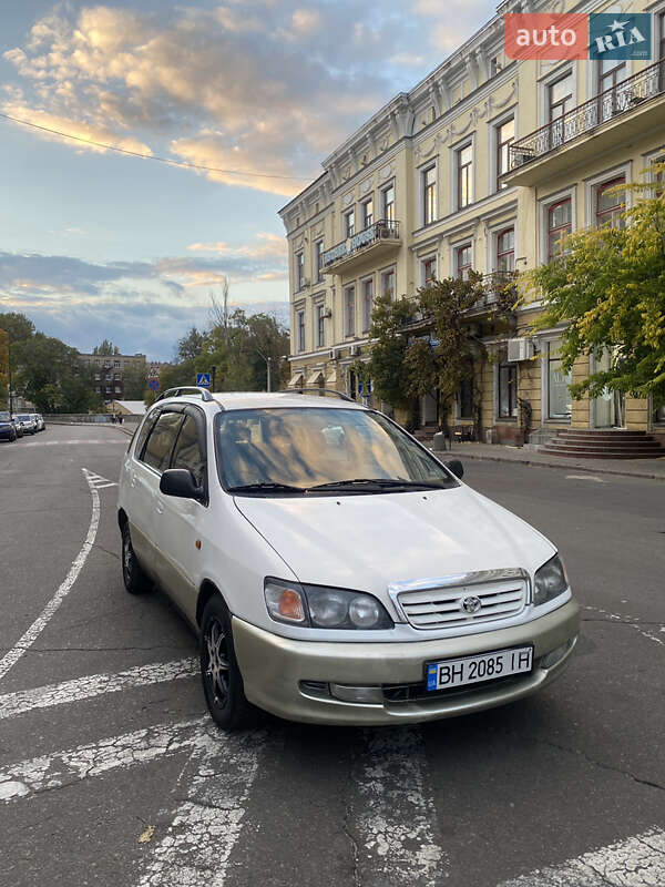 Мінівен Toyota Picnic 1997 в Одесі фото 4 Мінівен Toyota Picnic 1997 в Одесі