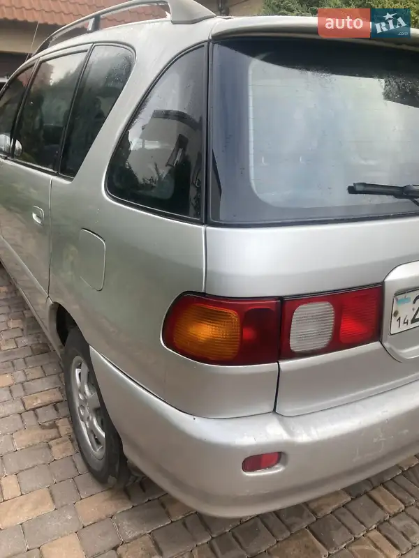 Toyota Picnic 1998