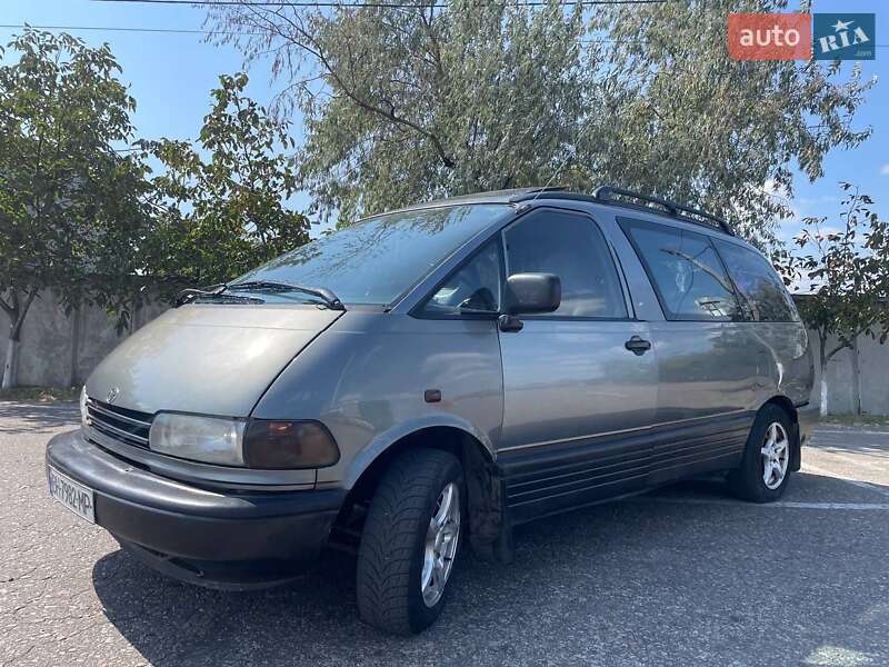 Минивэн Toyota Previa 1993 в Одессе