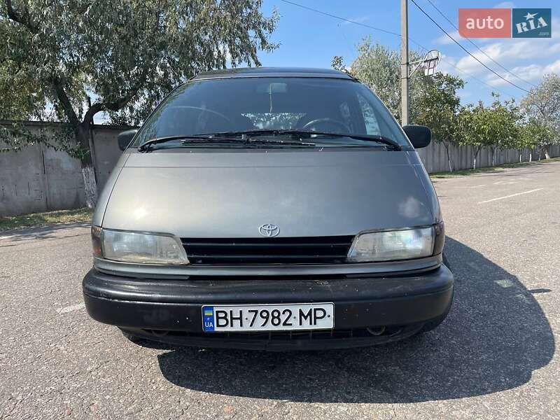 Минивэн Toyota Previa 1993 в Одессе