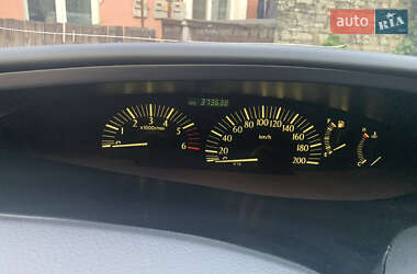 Мінівен Toyota Previa 2004 в 