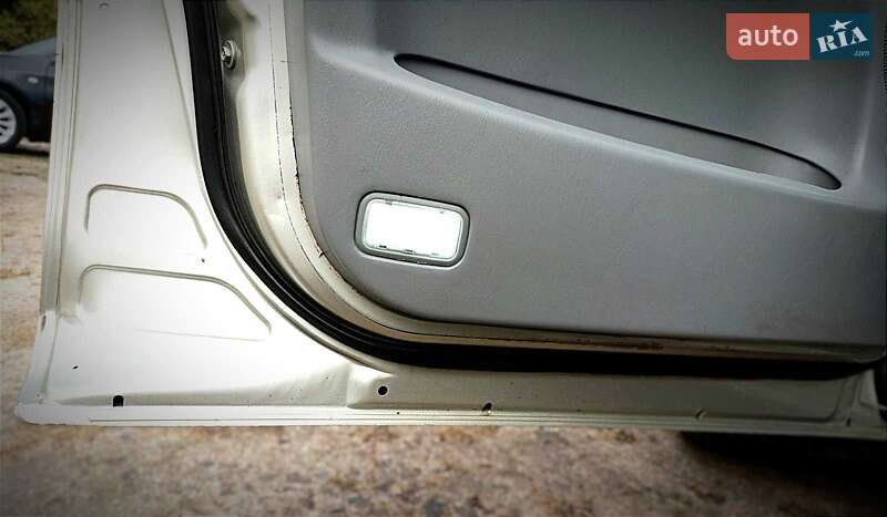 Минивэн Toyota Previa 2000 в Солоницевке фото 7 Минивэн Toyota Previa 2000 в Солоницевке