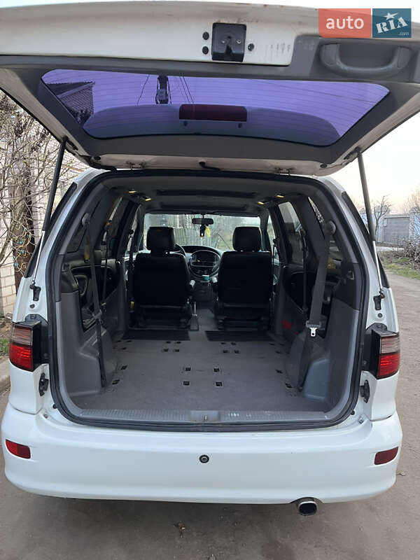Мінівен Toyota Previa 2000 в Миколаєві