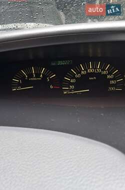 Минивэн Toyota Previa 2002 в 