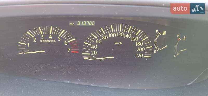 Минивэн Toyota Previa 2000 в Запорожье