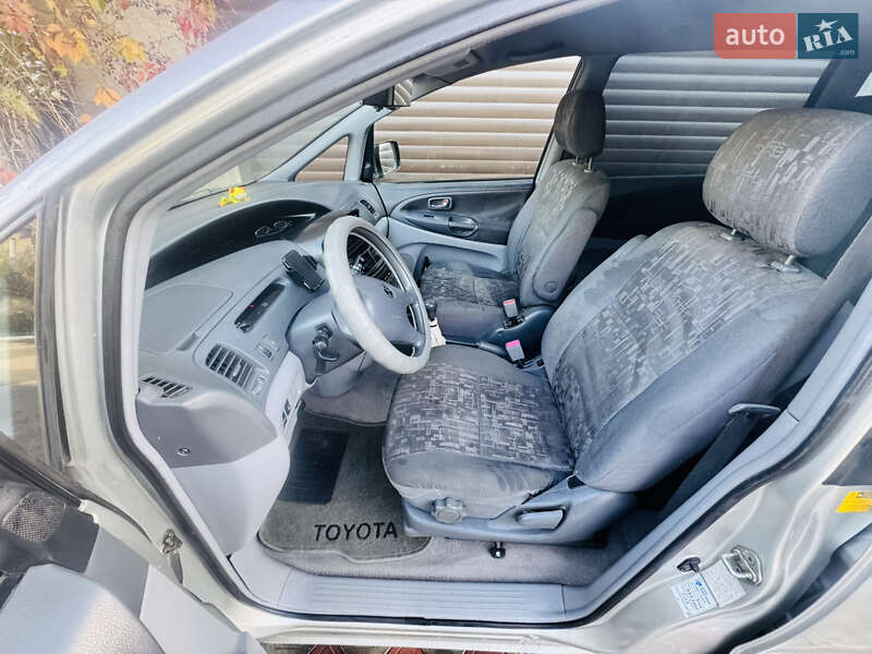 Мінівен Toyota Previa 2002 в Одесі