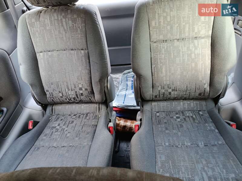 Минивэн Toyota Previa 2001 в Виннице