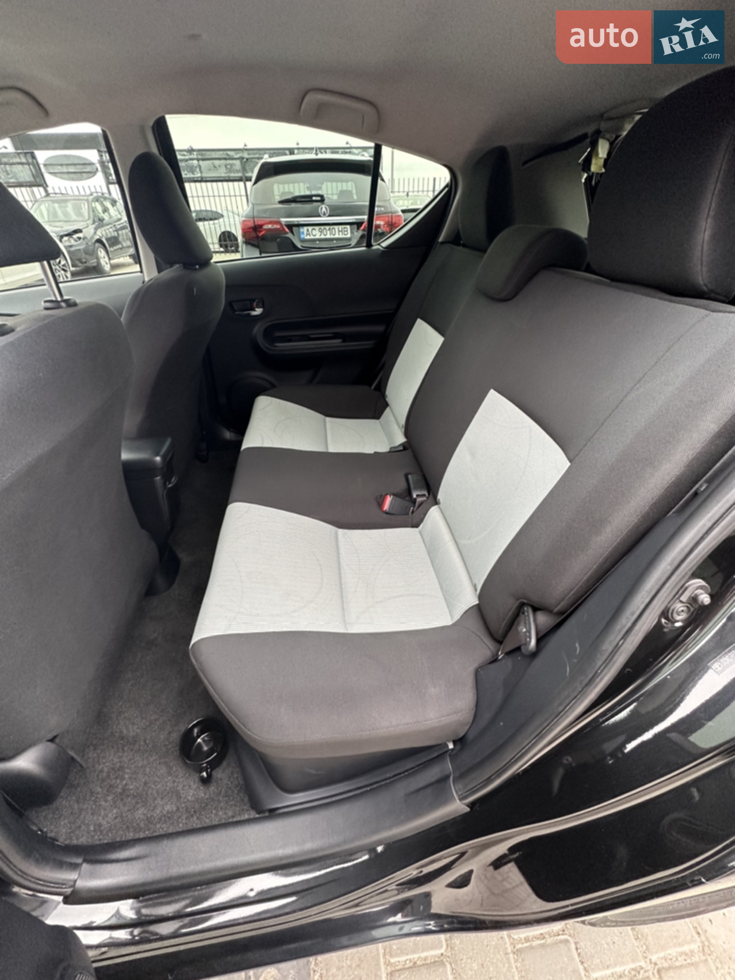 2015 Toyota Prius c - мініатюра 11