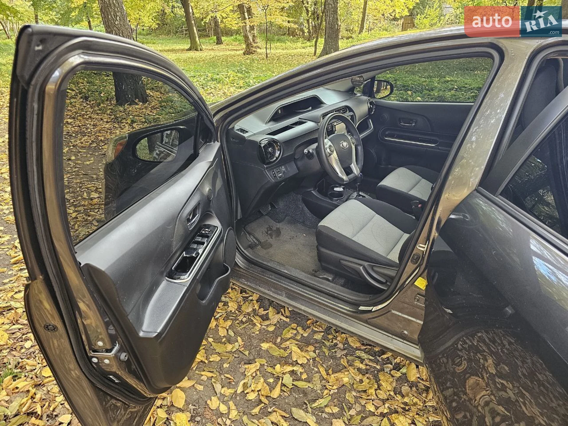 2016 Toyota Prius c - мініатюра 9